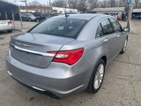 Used 2013 Chrysler 200 Limited image 4