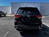 Used 2017 Toyota Highlander Limited Platinum image 4