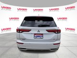 Used 2023 Mitsubishi Outlander SE image 4