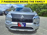 Used 2023 Mitsubishi Outlander SE image 2