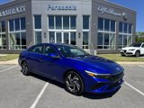 Used 2025 Hyundai Elantra SEL image 2