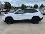 Used 2023 Jeep Cherokee Altitude Lux image 2