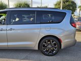 Used 2020 Chrysler Pacifica Touring-L w/ S Appearance Package image 5