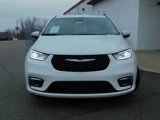 Used 2023 Chrysler Pacifica Touring-L image 3