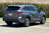 Used 2023 Toyota Highlander XLE image 4