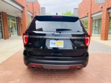 Used 2017 Ford Explorer XLT w/ Equipment Group 202A image 5