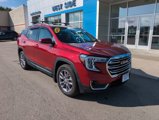 Used 2024 GMC Terrain SLT w/ Infotainment Package II image 2