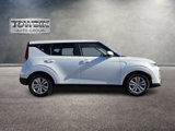 Certified 2022 Kia Soul LX image 3