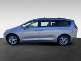 Used 2018 Chrysler Pacifica Limited image 3