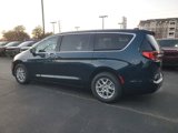 New 2025 Chrysler Pacifica Select image 4