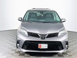 Used 2018 Toyota Sienna SE image 3