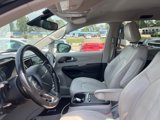 Used 2021 Chrysler Pacifica Touring-L image 5