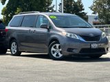 Used 2016 Toyota Sienna LE image 2