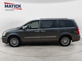 Used 2015 Chrysler Town & Country Touring-L w/ Driver Convenience Group image 4