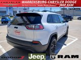 Used 2023 Jeep Cherokee Altitude Lux image 3