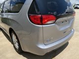 Used 2018 Chrysler Pacifica Touring-L image 6