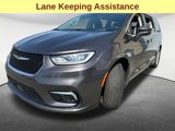 Used 2022 Chrysler Pacifica Touring-L image 6