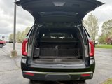 Used 2022 GMC Yukon XL SLT w/ SLT Premium Package image 5