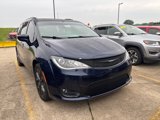 Used 2019 Chrysler Pacifica Touring-L Plus image 2