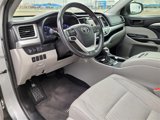 Used 2019 Toyota Highlander LE image 2