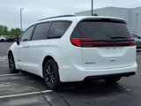 New 2025 Chrysler Pacifica Select w/ Fav Edition Package image 4