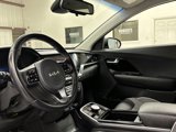 Used 2022 Kia Niro EX image 6
