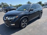 Used 2017 Nissan Rogue SL image 2
