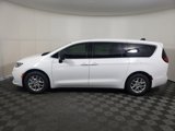 New 2025 Chrysler Pacifica Select image 2