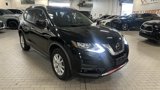 Used 2018 Nissan Rogue SV image 4