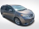 Used 2016 Toyota Sienna LE image 3