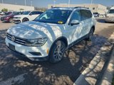 Used 2020 Volkswagen Tiguan SE w/ Panoramic Sunroof Package image 3