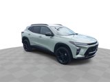 Used 2024 Chevrolet Trax ACTIV w/ Driver Confidence Package image 2