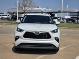 Used 2023 Toyota Highlander XLE image 2