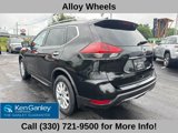 Used 2018 Nissan Rogue SV image 3