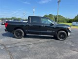 Used 2018 Nissan Titan SL image 2