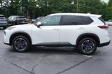Used 2024 Nissan Rogue SV image 3