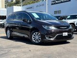 Used 2017 Chrysler Pacifica Touring-L image 2