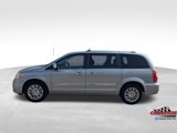 Used 2016 Chrysler Town & Country Limited image 2