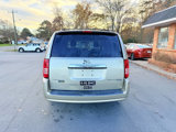 Used 2009 Chrysler Town & Country LX image 6