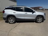 Used 2022 GMC Terrain SLE w/ Driver Convenience Package image 2