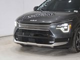 Used 2023 Kia Niro SX Touring image 2