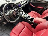 Used 2025 Porsche Macan image 4