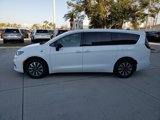 New 2025 Chrysler Pacifica Select image 2