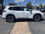 Used 2024 Nissan Rogue SV image 6