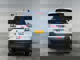 Used 2023 Jeep Cherokee Altitude Lux image 4