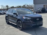 Used 2022 Ford Edge SE w/ Black Appearance Package image 2