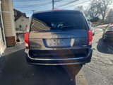 Used 2017 Dodge Grand Caravan SE image 5