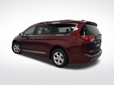 Used 2017 Chrysler Pacifica Touring-L Plus image 3