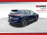 Used 2024 Nissan Rogue SV image 4