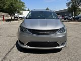 Used 2017 Chrysler Pacifica Limited w/ Tire & Wheel Group image 2